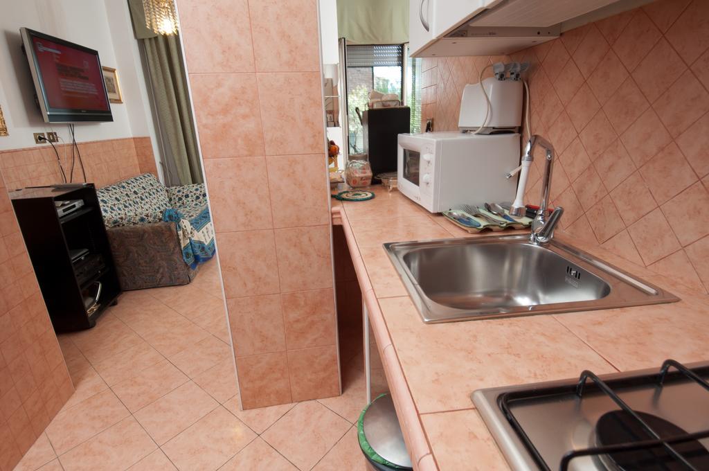 Suites Oliveri Viale Marconi Рим Екстер'єр фото
