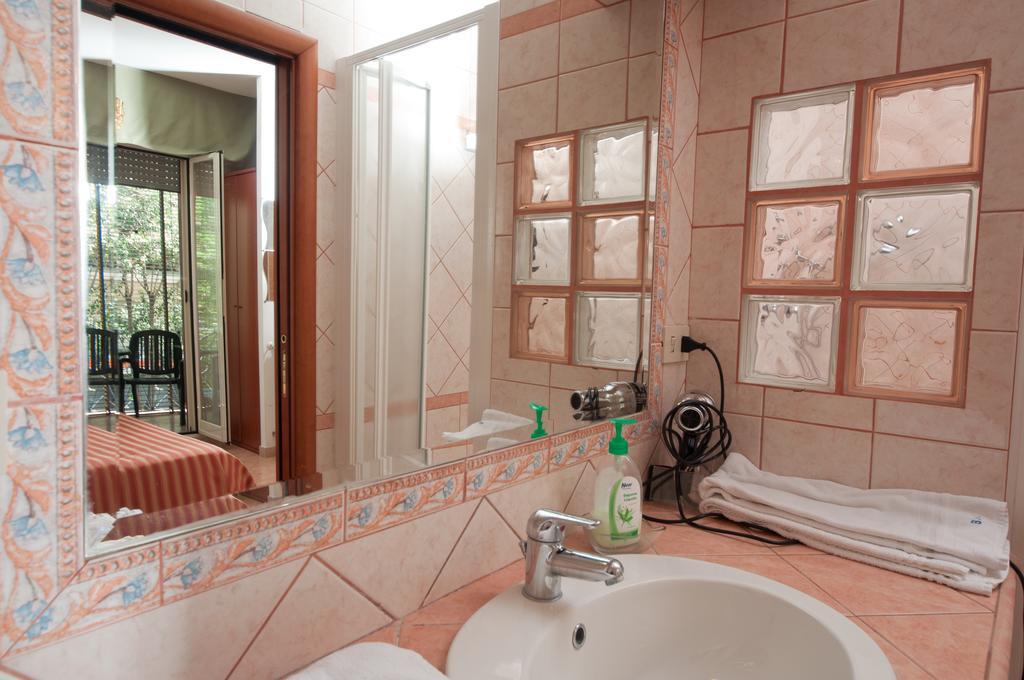 Suites Oliveri Viale Marconi Рим Екстер'єр фото