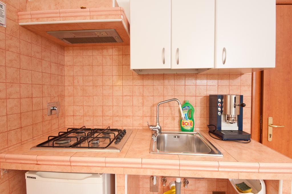 Suites Oliveri Viale Marconi Рим Екстер'єр фото